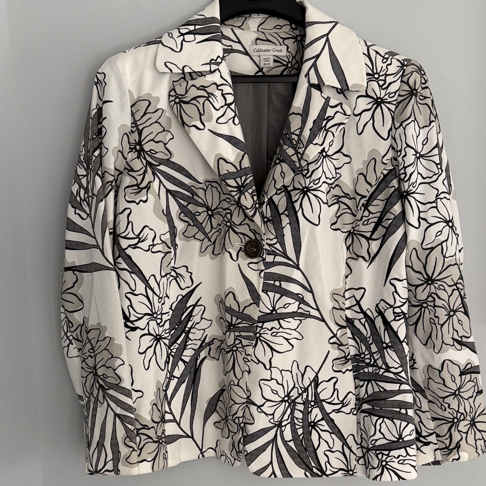 Coldwater Creek Black and White Floral Notch Collar Blazer